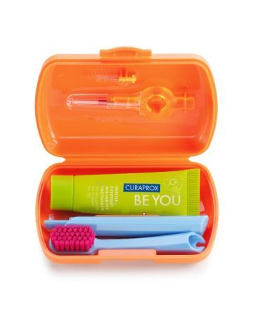 Curaprox Travel Set Orange, zestaw podróżny, szczoteczka CS5460 + pasta jabłkowa, 10ml + szczoteczki międzyzębowe, 2 sztuki, 1 zestaw