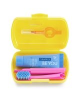 DATA 07/2026 Curaprox Travel Set Yellow, zestaw podróżny, szczoteczka CS5460 + pasta jeżynowa, 10ml + szczoteczki międzyzębowe, 2 sztuki, 1 zestaw