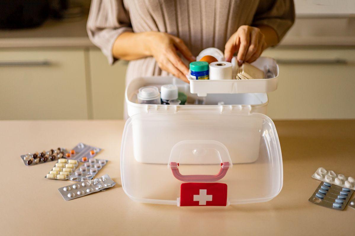 Bezpieczne przechowywanie leków w domowej apteczce