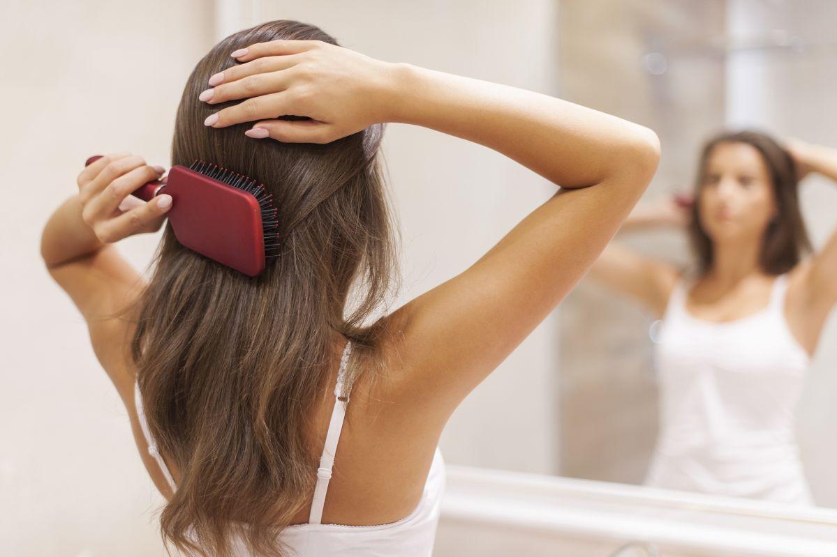 Biotyna w pielęgnacji włosów – sposób na osłabione włosy
