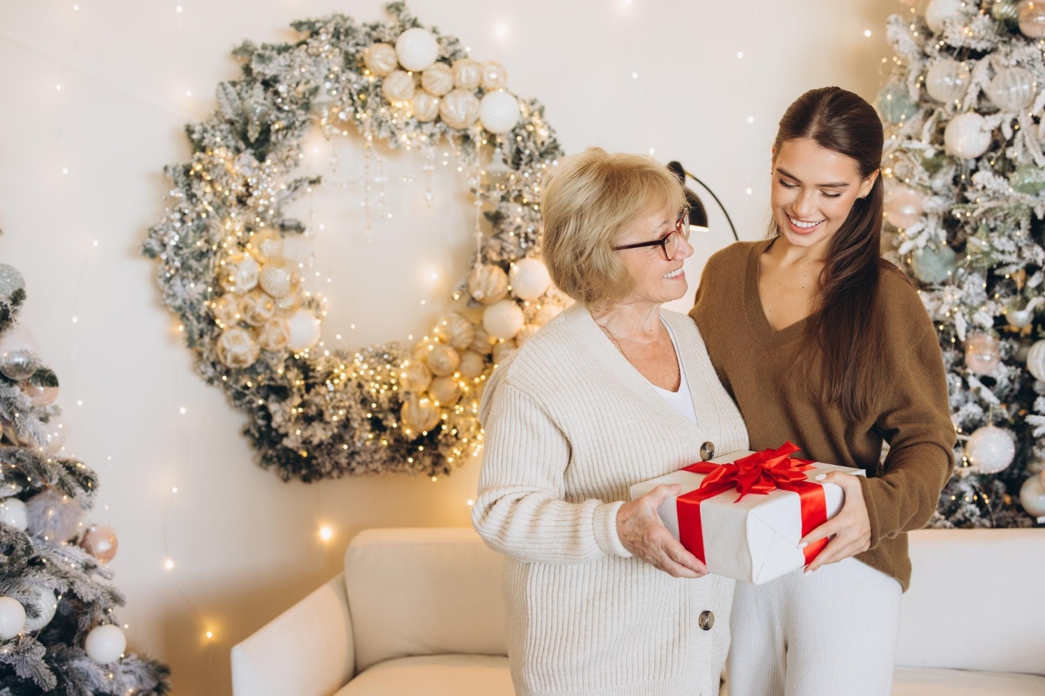 Co kupić mamie na święta 2025? TOP 10 sprawdzonych pomysłów