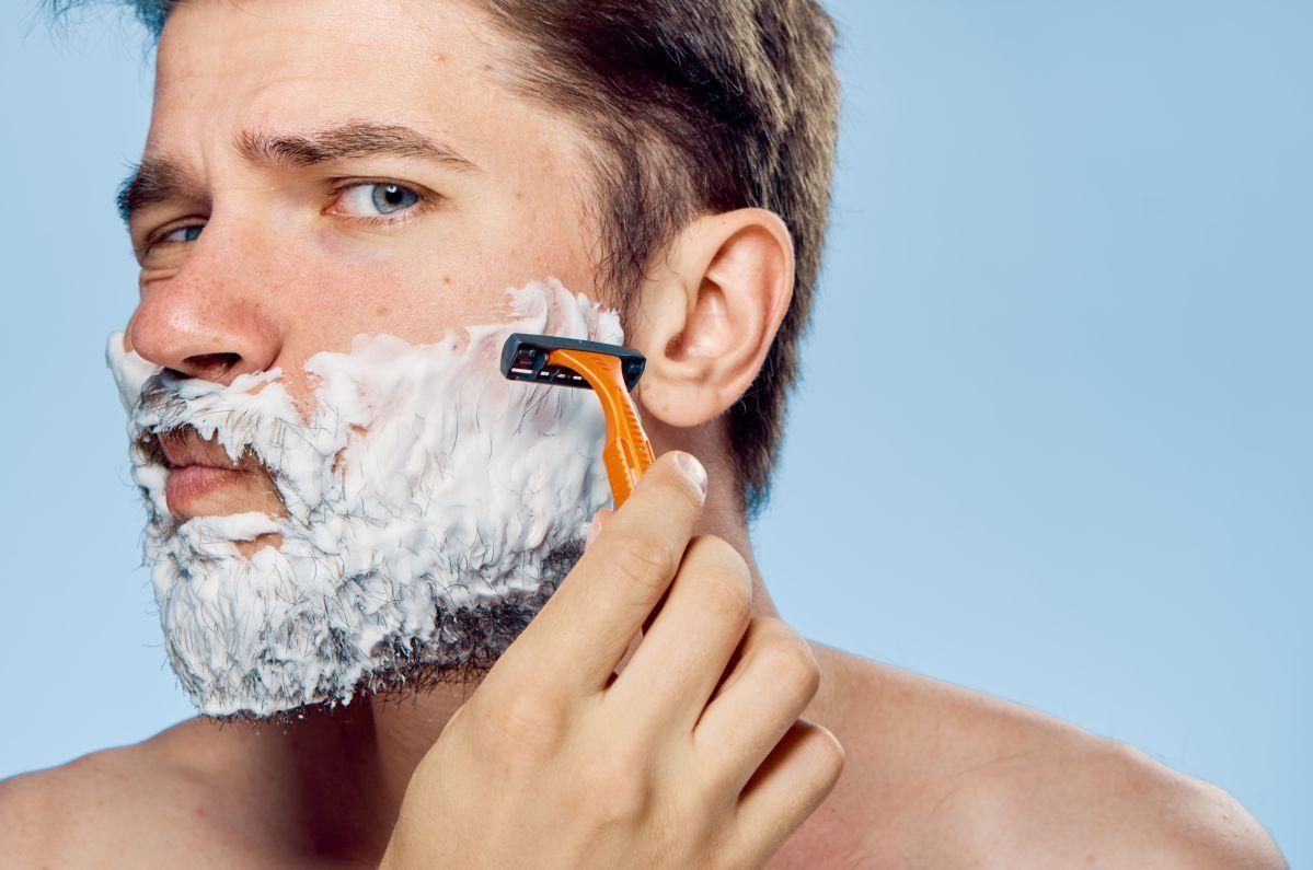 Jak walczyć z podrażnieniami po goleniu? Poznaj 3 sprawdzone sposoby!