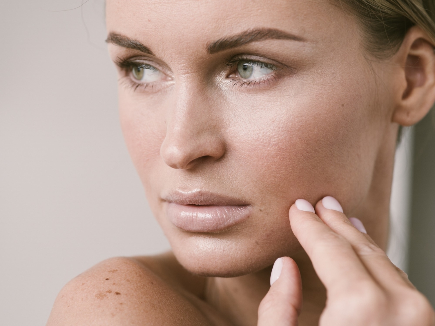 Kwasy na przebarwienia – które są najskuteczniejsze?