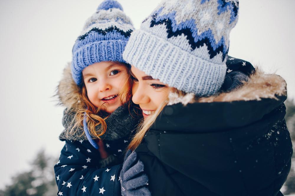 Najlepsze kosmetyki dla dzieci na zimę - Przewodnik Rodzicielski