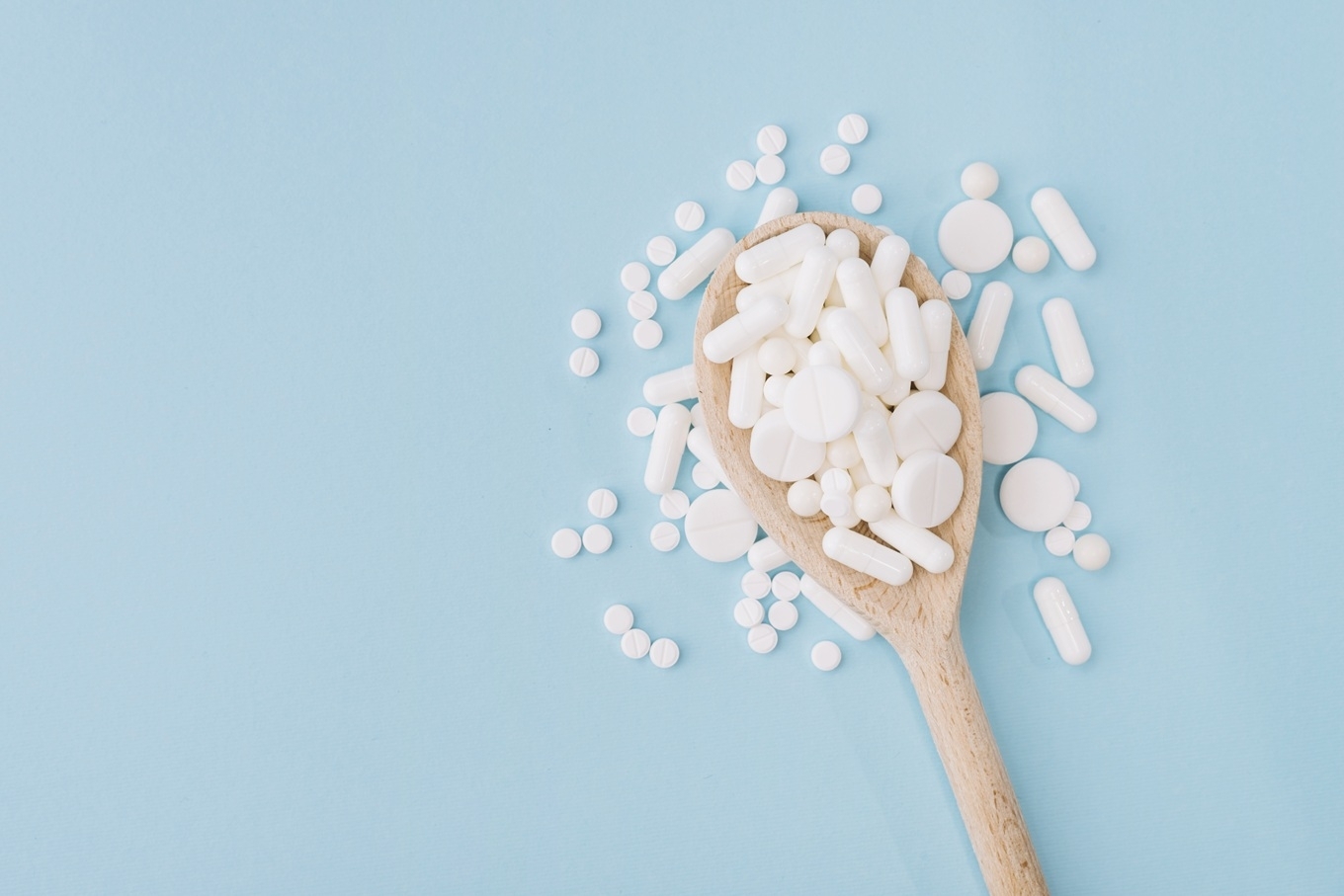 Probiotyk przed czy po antybiotyku – kiedy przyjmować?