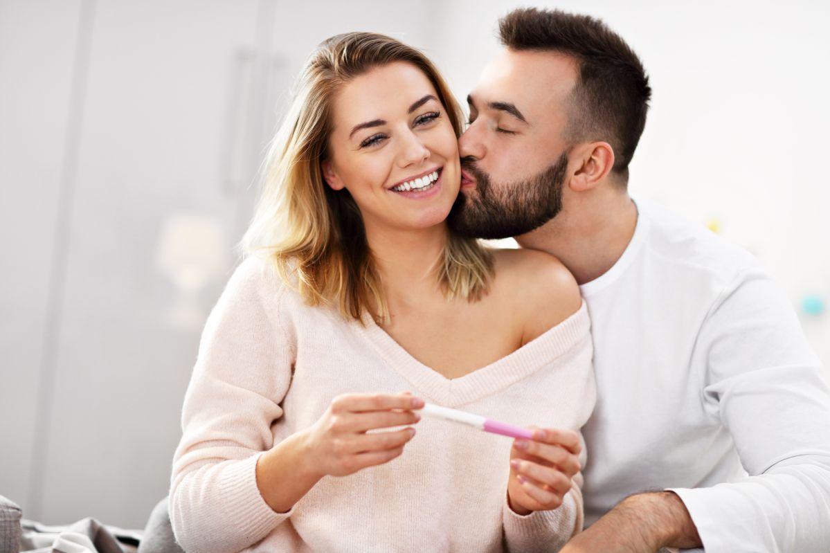 Testy ciążowe z apteki – jak działają? Wyjaśniamy wszystkie wątpliwości!
