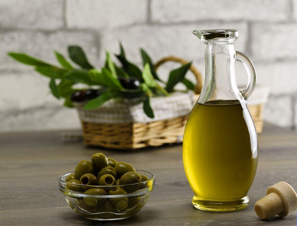 Właściwości oliwy z oliwek. Jaki jest jej wpływ na zdrowie?