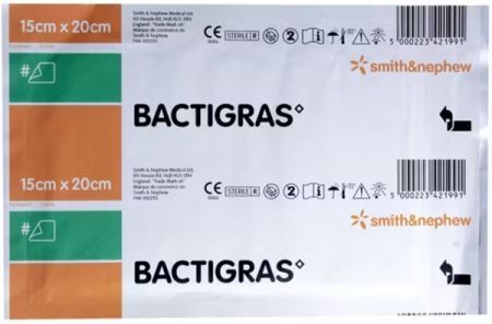 Opatrunek parafinowy z gazy z chlorheksydyną 0,5%, Bactigras, jałowy, 15cmx20cm, 1 sztuka
